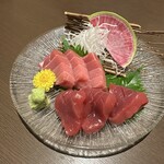 酒肴・旬彩 りかり - まぐろお刺身盛り合わせ 2,000円