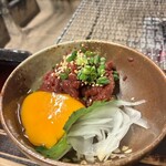 囲炉裏 吟 - ユッケ｡