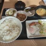 松屋 - 料理写真:ソーセージエッグ定食　530円