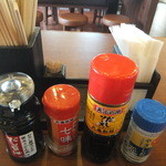 丸亀製麺 - 卓上の調味料(2015.4.29)