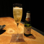 大どころ - スパークリング100％林檎ジュース