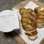 BAKERY＆PUBLIC PENNY LANE - バケットに家に有ったフレッシュチーズのブッラータ