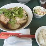 新宿西口ガパオ食堂 - 