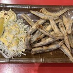 廣島つけ麺本舗 ばくだん屋 - 料理写真:小イワシの唐揚げ580円