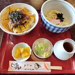 みのぜん - 料理写真:中丼と小麺のセット。