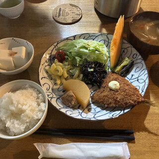 青年小屋_0