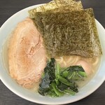 横浜家系ラーメン すずき家 - 料理写真: