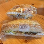 HACO SAND - 今回購入分✨
ハコサンド 285円(上)
(8月5日～9日までハコサンドの日で85円引き！)
生ハムと炙りクリームチーズのカスクート 420円(下)