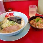 ラーメン山岡家 - 料理写真:
