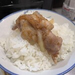 雄太 - お目当ての鯖の塩焼き¥1.000は売切れ・・・、
✅ 豚生姜焼き定食¥1.100❗️
※ご飯、味噌汁、小鉢、漬物付
※キャッシュオンリー