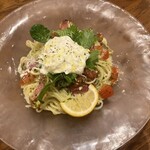 ポポラマーマ - 料理写真:冷製ストラッチャテッラとグリルベーコンのジェノベーゼ 1,380円