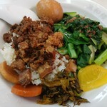 萬和樓 - ルーローハンはこんな感じ