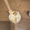 yacone - ゴルゴンゾーラ×くるみハニーフレーバーのクラフトアイスクリーム、シングルで450円。