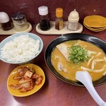 旭川ラーメン - 料理写真:味噌チャーシューライス大
