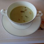 オーブ - 枝豆の冷製スープ