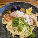 武蔵野うどん小麦晴れ - 料理写真:揚げなすと冷しゃぶのうどん