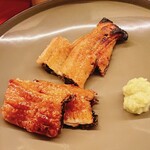 割烹 白鷹 - 県北の加計を流れる太田川で釣れた天然の川鰻です。白焼きと蒲焼きでいただきました