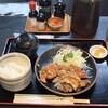 肉の丸小 - 料理写真:ぶたしょうが焼き定食