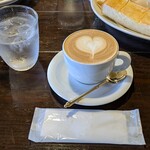 逸珈琲 - ドリンク写真:カフェラテ（Premium Coffee 逸珈琲）