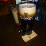 꽃다방 정다운 공간 - 泡がとてもクリーミーで美味しいギネス黒ビール