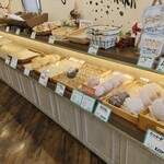 ポルボロン - 土曜の14時だとほぼ品切れ