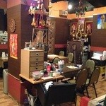 タイレストラン ブアールアン - こじんまりとした店内