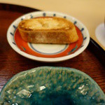 山玄茶 - 小皿料理と一緒に、特製パンも出て来ました！！！