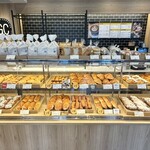 ゴントラン シェリエ - 店舗内観（1階）