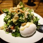 北参道 LA CAVE - ［２回目］リヨン風サラダ・ハーフ(675円)