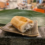 すし辰の立ち食い - 厚切り煮穴子