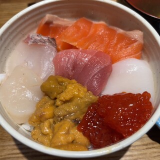 立ち食い海鮮丼 みこ食堂_1