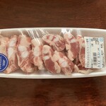 ヤマダストアー - 料理写真:牛すじ肉が\300/100g超えの時代に、ありがたい食材です。トロトロになるまで煮込んで、ソーキそばの具にしようかなぁ
