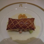 アピシウス - 手長海老のフイユテ　百合根のピューレと共に