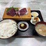 魚吉食堂 - カツオ刺し定食　1300円税込