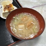魚吉食堂 - 少し甘めで美味しい