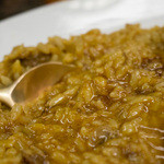 せんば自由軒 - 生卵とウスターを混ぜて食べます。