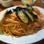 東京カフェレストラン フレスカ - ナスとベーコンのトマトソース