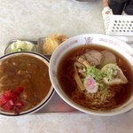 太陽食堂 - ラーメンと半カレー（650円 税込）