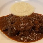 ピッコロ ピアッツァ - 国産牛頰肉の赤ワイン煮込み
