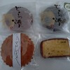 エクレール月乃屋 - 左上から、どら焼き、お茶ドラ、マドレーヌ、ブランデーケーキ