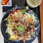 近江牛 岡喜 - 焼肉サラダ丼