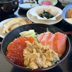 もりや商店 - うに・いくら・サーモン丼（3,000円）