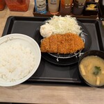 松のや - 料理写真:ロースかつ定食(トッピングポテサラ)