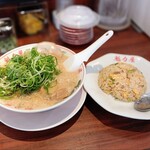 ラーメン 魁力屋 - 料理写真: