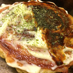 Mangetsu No Okonomiyaki - 特性ソースと特性ポン酢のハーフハーフ