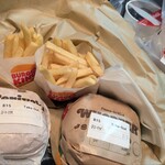 バーガーキング - 料理写真:全体俯瞰♪