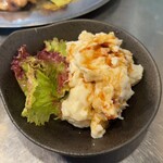 神戸手羽唐専門店 鶏冠屋 - ポテトサラダ 税込462円（R7.9時点）
