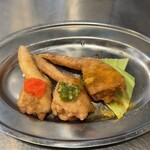 神戸手羽唐専門店 鶏冠屋 - 手羽唐2号店限定きいろ（カレー）税込253円、みどり（茎わさび）税込253円、ぴんく（明太子）税込253円（R7.9時点）