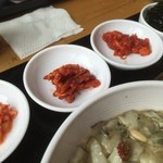 Congee House - キムチ等のパンチャンはお代わり自由。