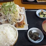 興ちゃん亭 - 料理写真:油淋鶏950円ライス(味噌汁、お新香付き)250円